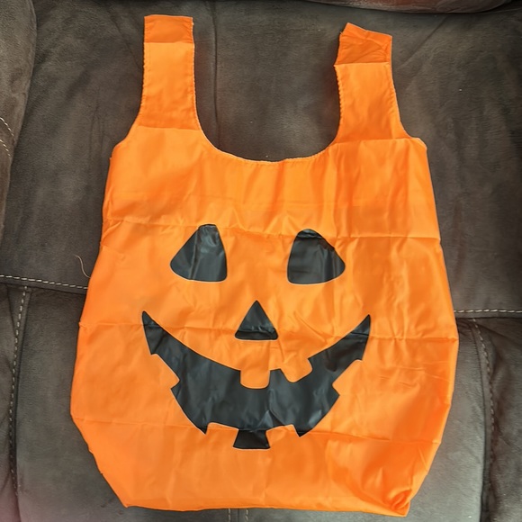 - 5 Reusable Jack o lantern Pumpkin Tricker Treat bags! - Picture 6 of 6